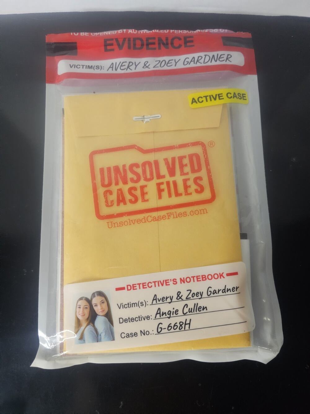Unsolved Case Files Avery & Zoey Gardner Murder Mystery Detective Game Complete